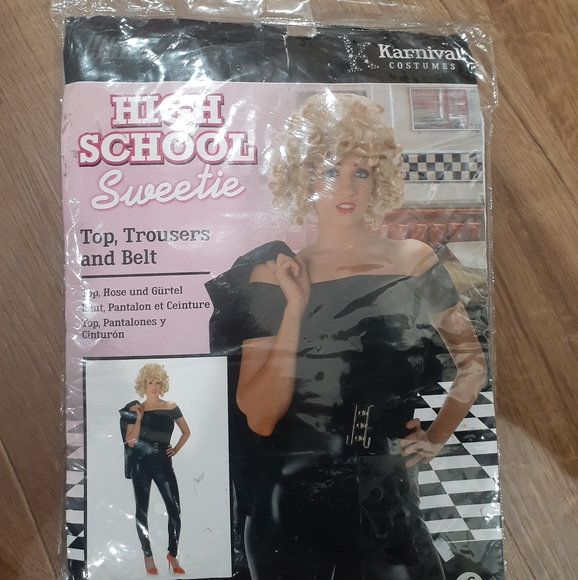 Sandy from Grease costume - Picture 2 of 4